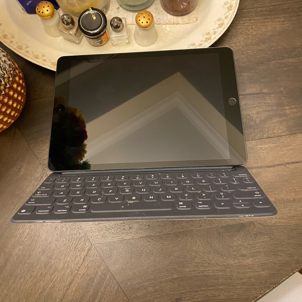 IPad Gen 9 Great Condition